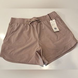 NWT- Calia 5” ‘Journey’ shorts